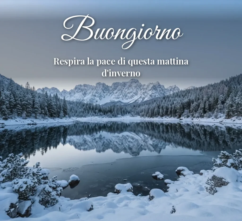 Lago alpino ghiacciato con pini innevati