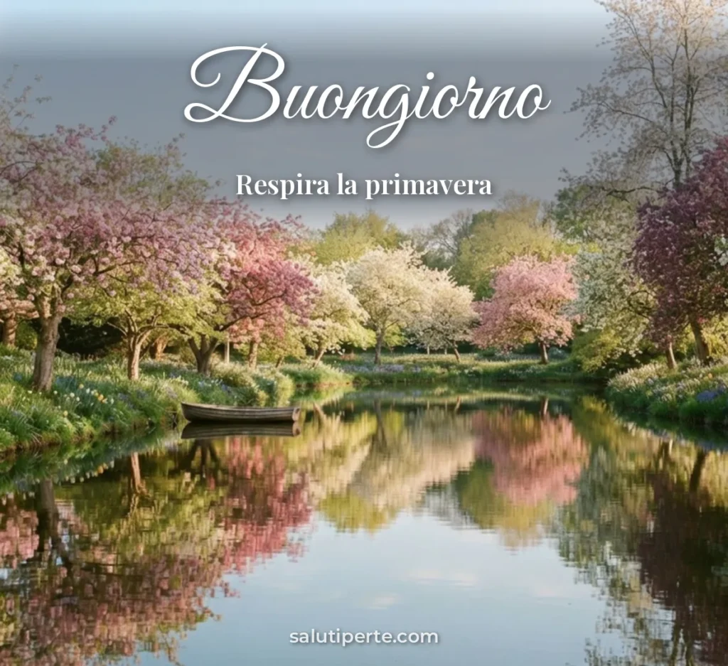 Lago con alberi in fiore