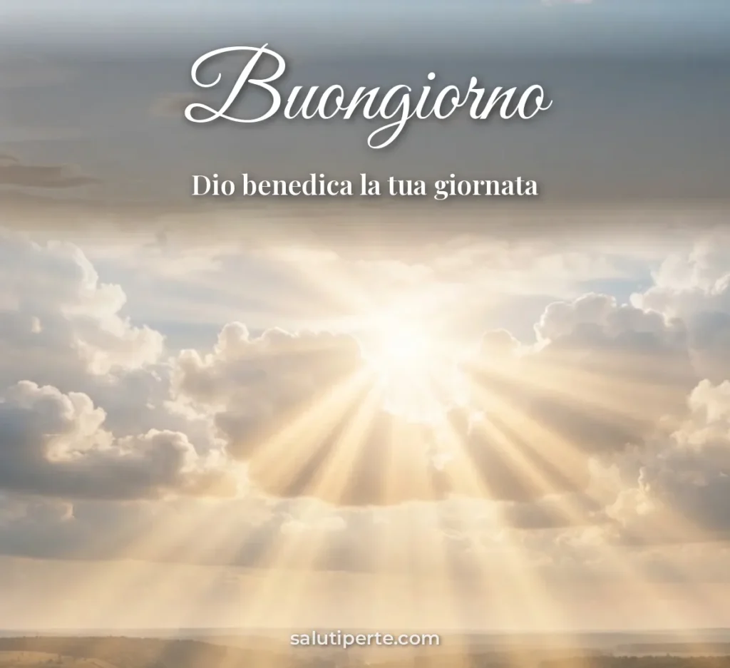 Raggi di luce tra le nuvole